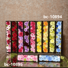 Load image into Gallery viewer, 12 Roses in medium box: #10894