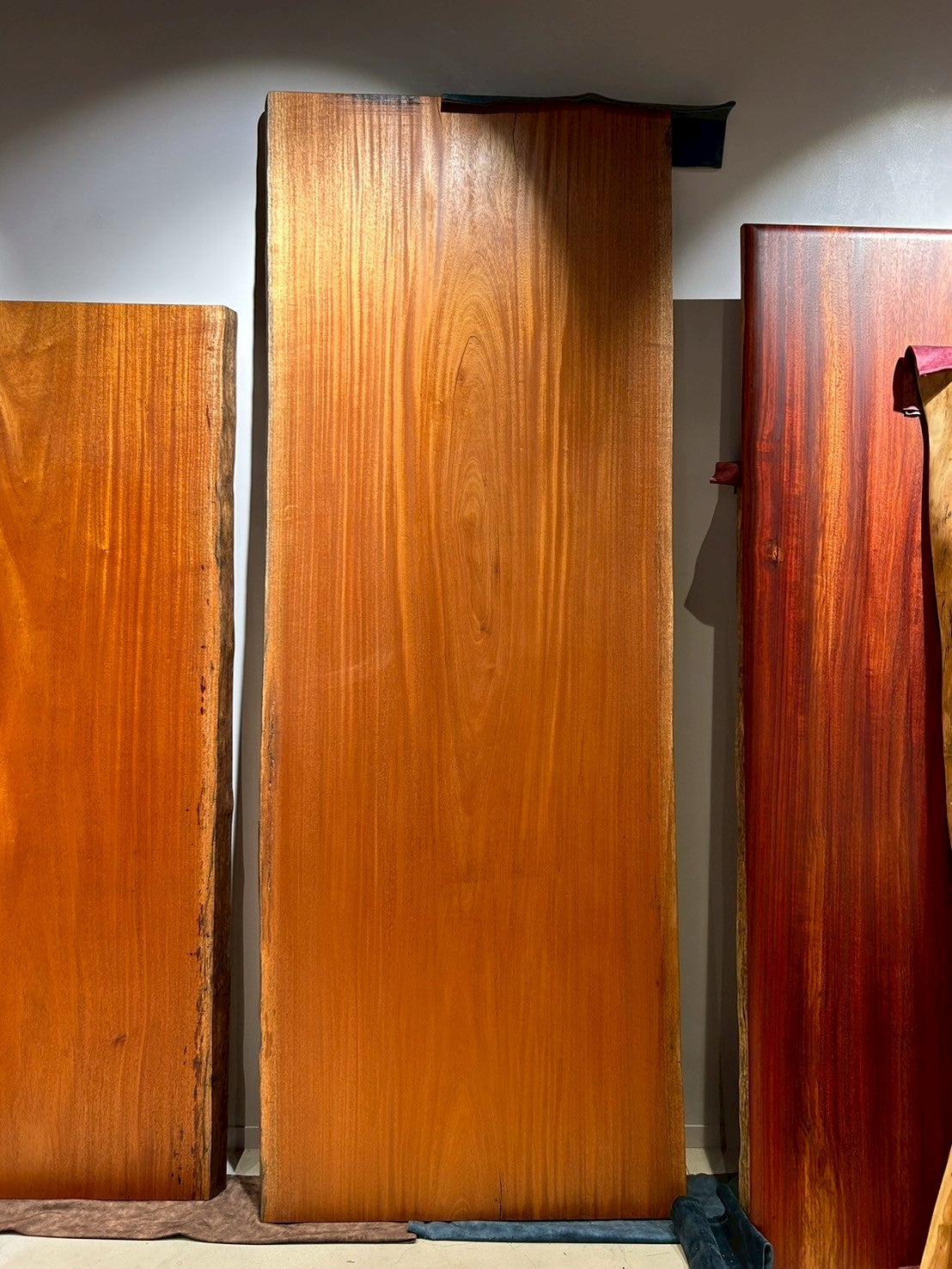 一枚板 一枚板 シンガポールマホガニー 270x95-100 – GINZA SOBI FLOWERS