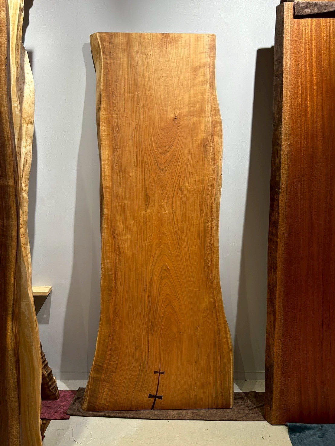 一枚板 山桜210x60-86 – GINZA SOBI FLOWERS