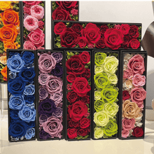 Load image into Gallery viewer, 12 Roses in short box: #10895
