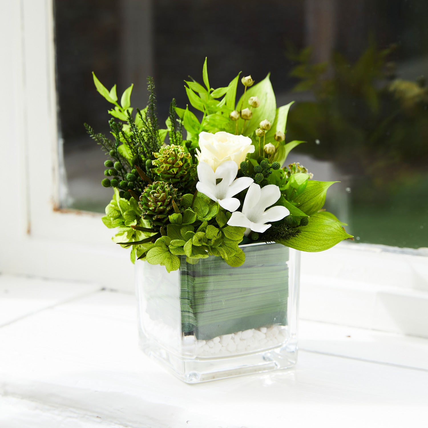 Unique（ユニーク） | 最高級プリザーブドフラワー・家具の ギフト通販