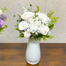 画像をギャラリービューアに読み込む, British vase LSA x mum &amp; roses 菊と薔薇のお供えアレンジ　#12824
